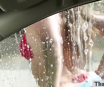 Carwash babe Emma Rose gives customer extra service