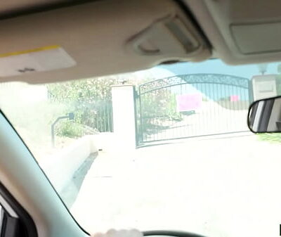 Guy sucks busty shemale Victoria Grants cock during carwash