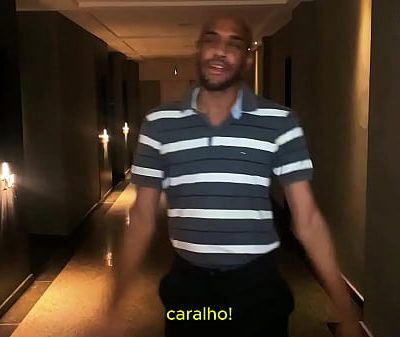 Ele queria dar aula de ética. Ela só queria detenção… com ele.