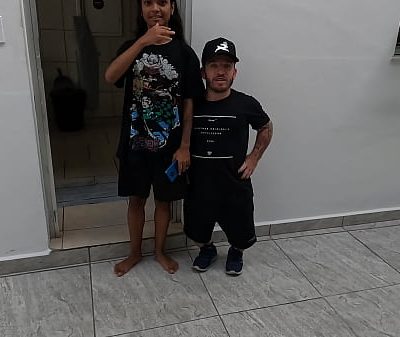 Pitoco chegou junto da ninfeta e quer meter o ferro – Jasmine Santanna